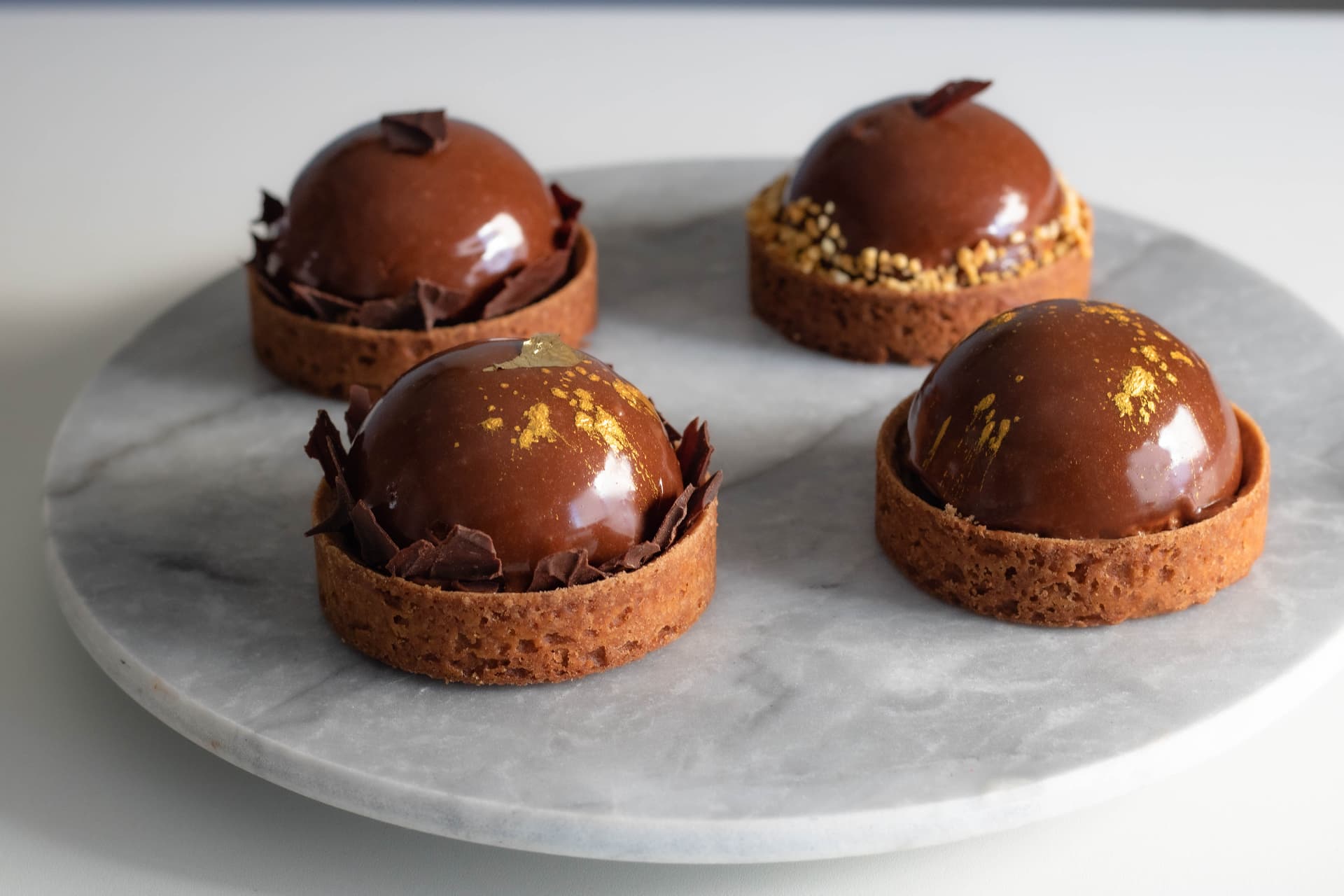 Tartes de chocolate com acabamento profissional